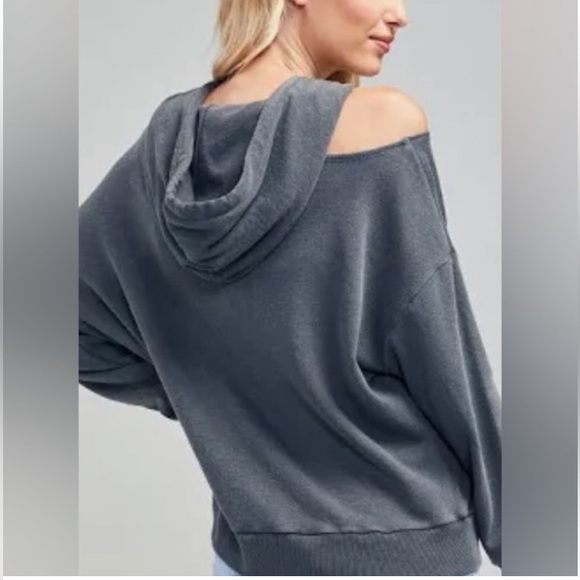Wildfox Women’s Shady Lady Pullover Hoodie Kangaroo Pocket 1 Cold Shoulder Large - Picture 2 of 16